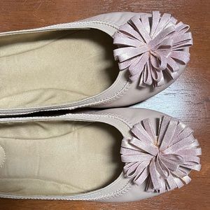 Bandolino BFlexible pale pink flats 6.5